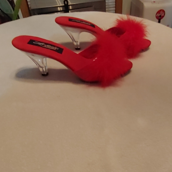 Heels - Picture 2 of 8